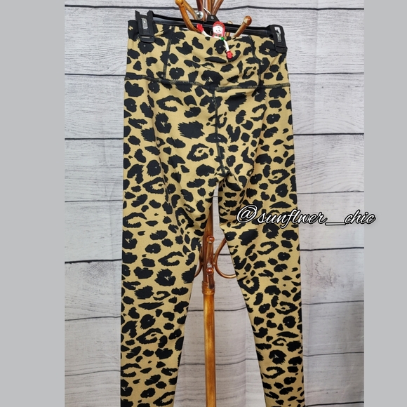 [NEW] High Waist Tan Leopard Print Leggings - Picture 12 of 16